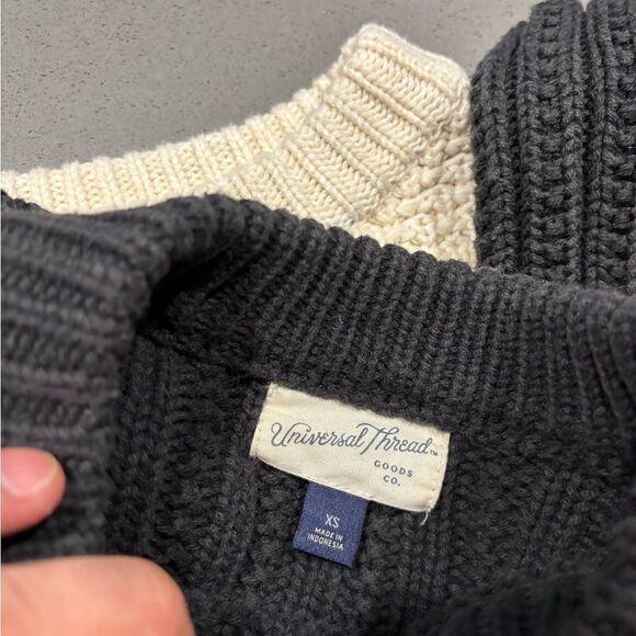 Lot Of 2 Universal Thread Knit Pulllover Crewneck Sweaters Black White Size XS - Picture 6 of 6